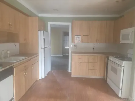 218 Park Avenue Hicksville NY 11801