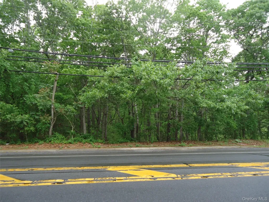 8155 Route 25 Mattituck NY 11952