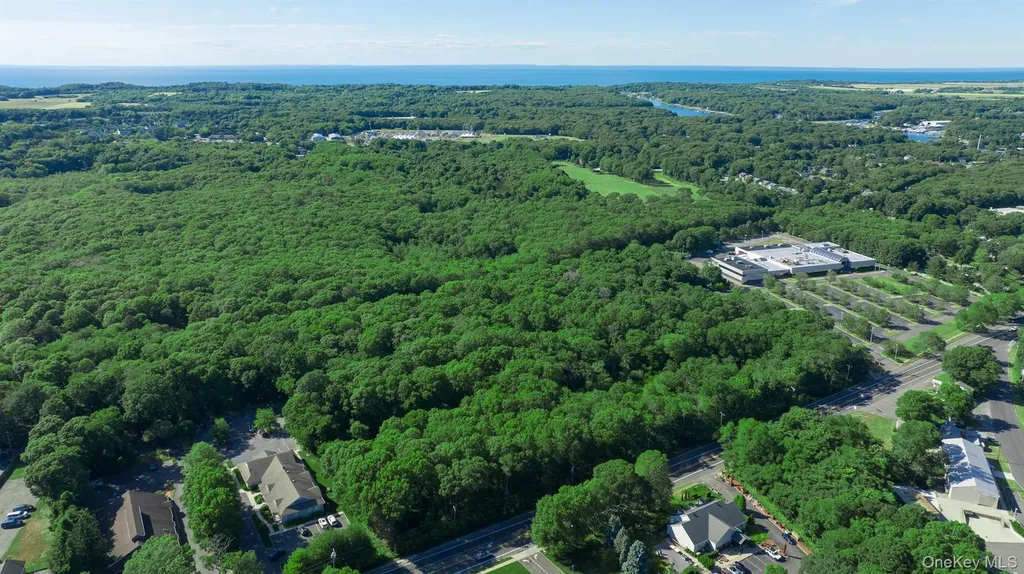 8155 Route 25 Mattituck NY 11952
