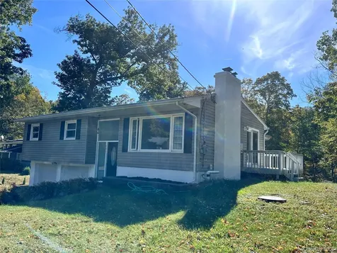 171 Roosevelt Road Hyde Park NY 12538