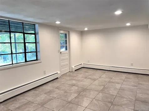 171 Roosevelt Road Hyde Park NY 12538