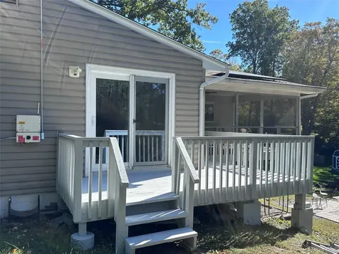 171 Roosevelt Road Hyde Park NY 12538