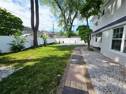 52 Mist Lane Westbury NY 11590