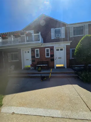 7058 260th Street Glen Oaks NY 11004