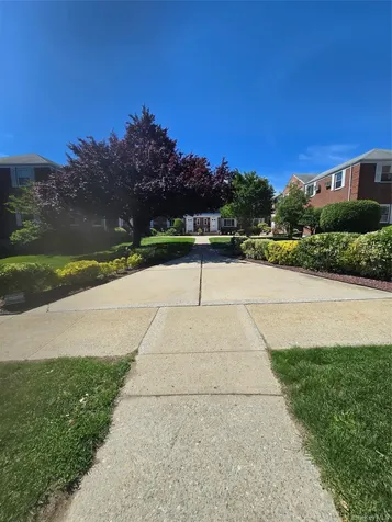 7058 260th Street Glen Oaks NY 11004