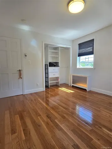 7058 260th Street Glen Oaks NY 11004