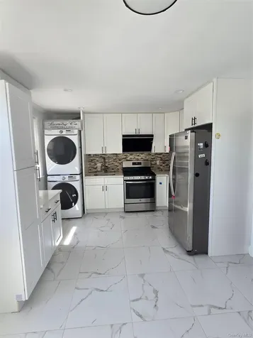 7058 260th Street Glen Oaks NY 11004