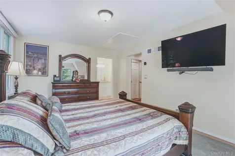 2 Timberland Pass Chappaqua NY 10514