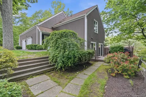 2 Timberland Pass Chappaqua NY 10514