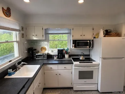 111 Walnut Walk Fair Harbor NY 11706