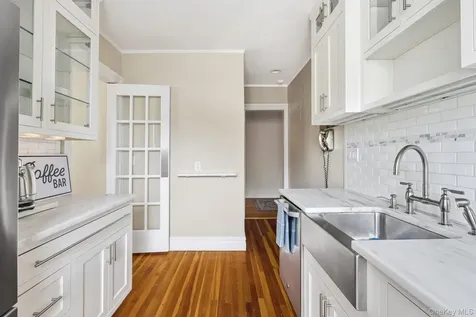 87 N Broadway White Plains NY 10603