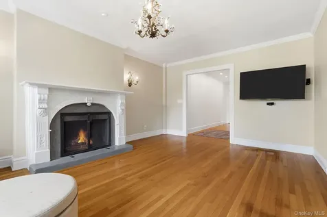 87 N Broadway White Plains NY 10603