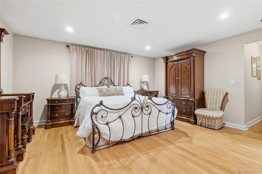 1 Hunting Ridge Road White Plains NY 10605