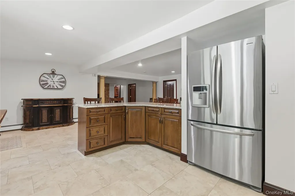 1 Hunting Ridge Road White Plains NY 10605