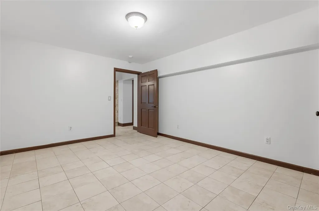 1 Hunting Ridge Road White Plains NY 10605