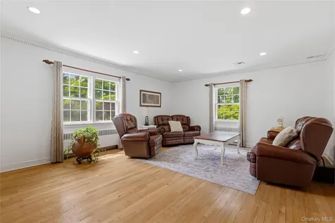 1 Hunting Ridge Road White Plains NY 10605