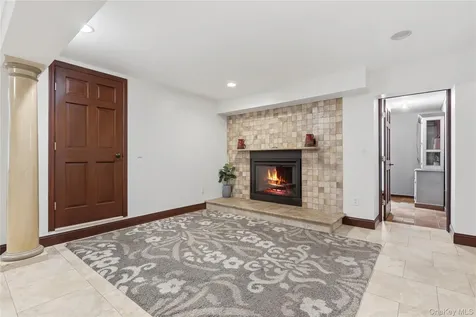 1 Hunting Ridge Road White Plains NY 10605