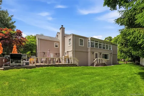 1 Hunting Ridge Road White Plains NY 10605