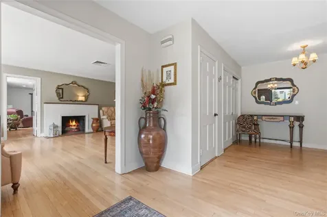 1 Hunting Ridge Road White Plains NY 10605