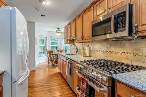 202 Pondview Loop Wappingers Falls NY 12590