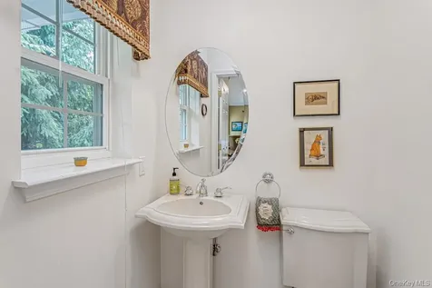 202 Pondview Loop Wappingers Falls NY 12590