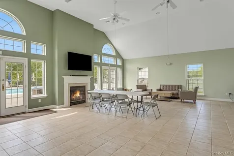 202 Pondview Loop Wappingers Falls NY 12590
