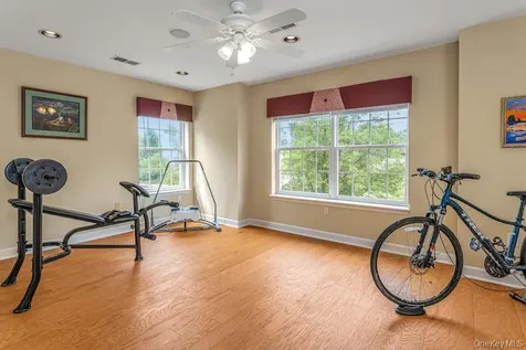 202 Pondview Loop Wappingers Falls NY 12590