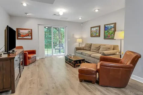 202 Pondview Loop Wappingers Falls NY 12590