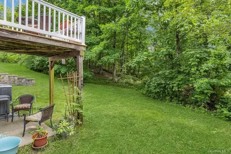 202 Pondview Loop Wappingers Falls NY 12590