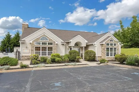 202 Pondview Loop Wappingers Falls NY 12590