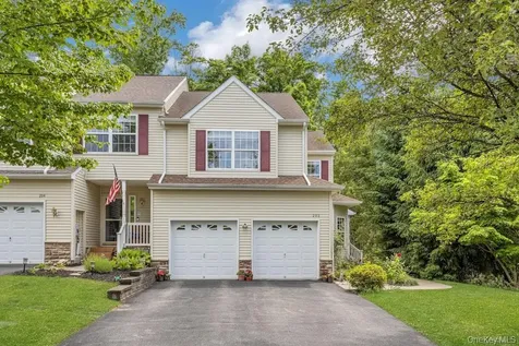 202 Pondview Loop Wappingers Falls NY 12590