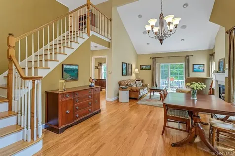 202 Pondview Loop Wappingers Falls NY 12590