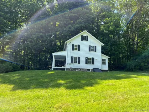 559 Shunpike Millbrook NY 12545