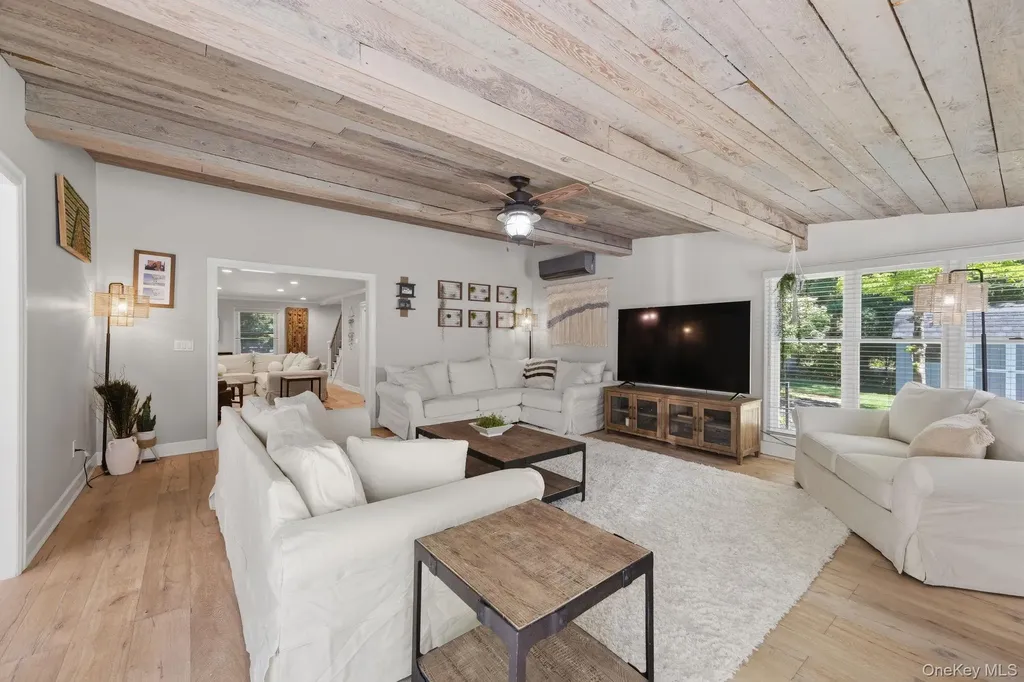 30 Landing Meadow Road Smithtown NY 11787