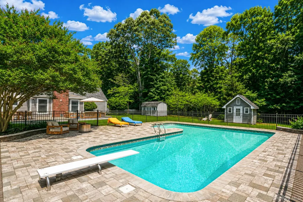 30 Landing Meadow Road Smithtown NY 11787