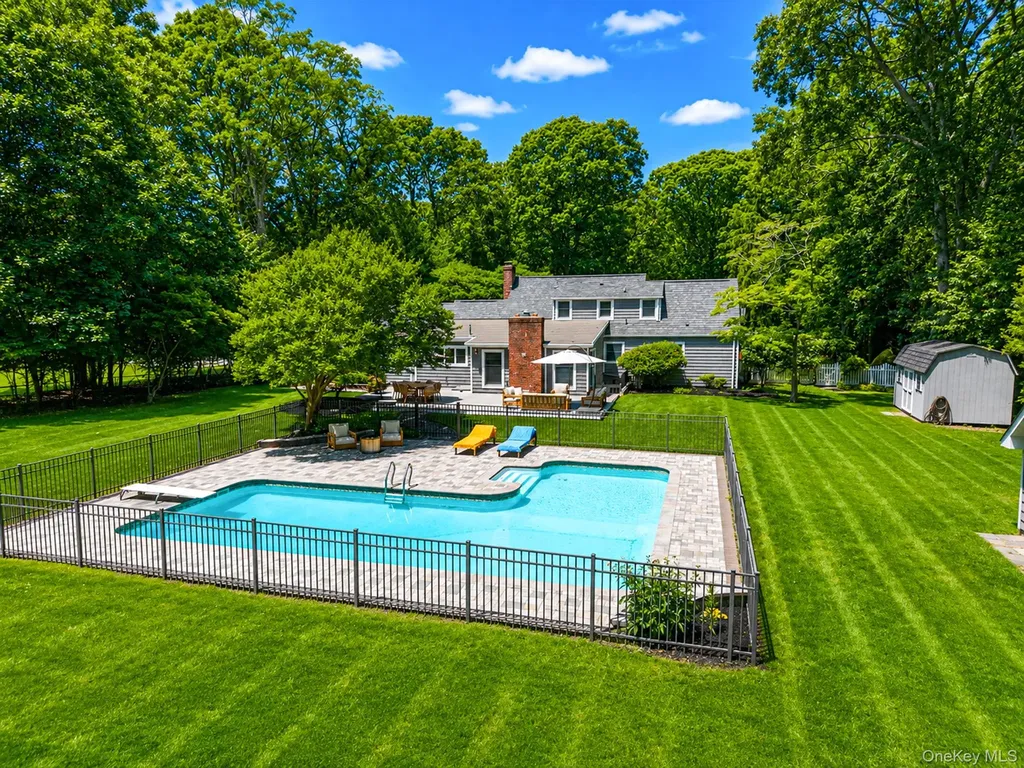 30 Landing Meadow Road Smithtown NY 11787
