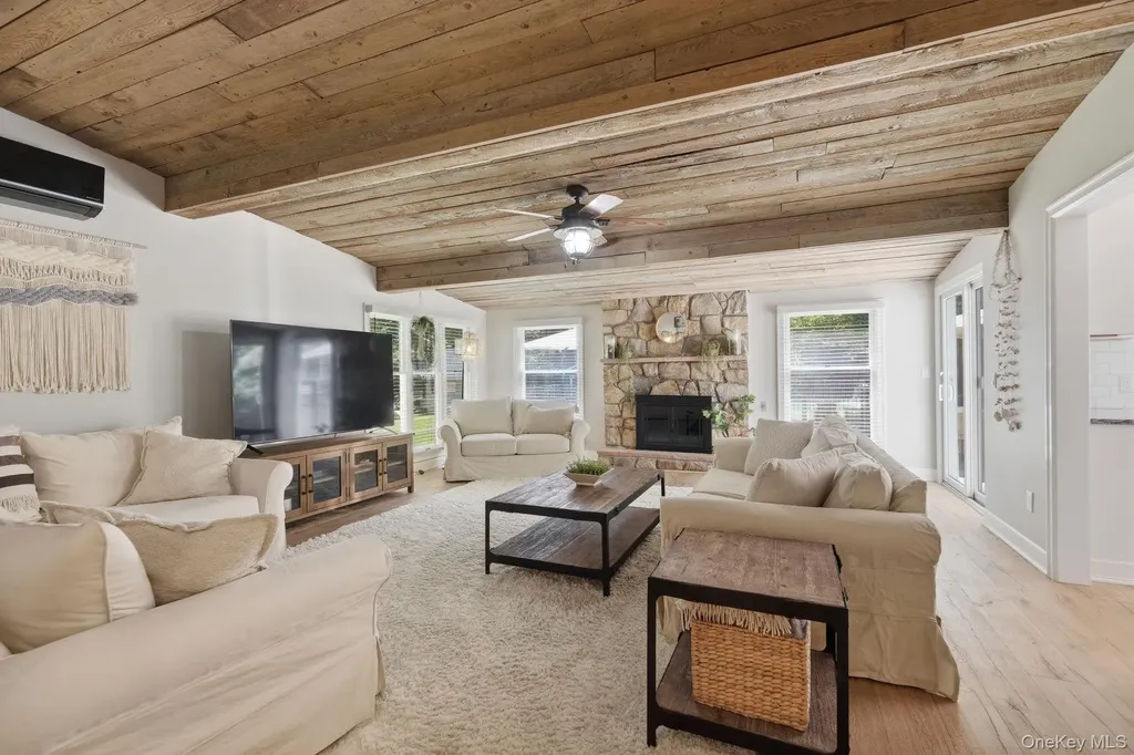 30 Landing Meadow Road Smithtown NY 11787
