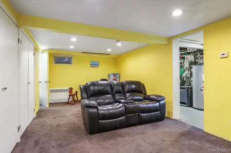 11 Damin Drive Farmingdale NY 11735