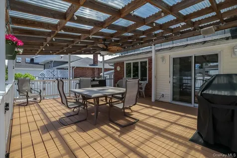 11 Damin Drive Farmingdale NY 11735