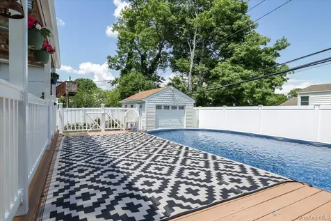 11 Damin Drive Farmingdale NY 11735