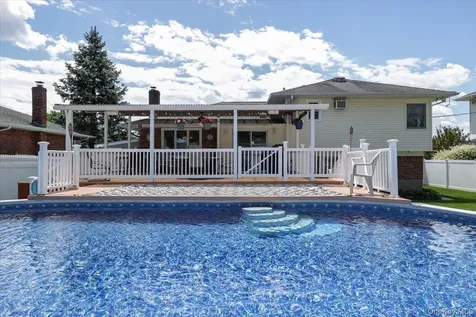 11 Damin Drive Farmingdale NY 11735