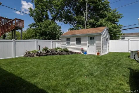 11 Damin Drive Farmingdale NY 11735