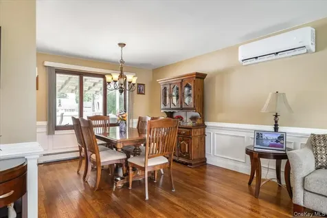 11 Damin Drive Farmingdale NY 11735