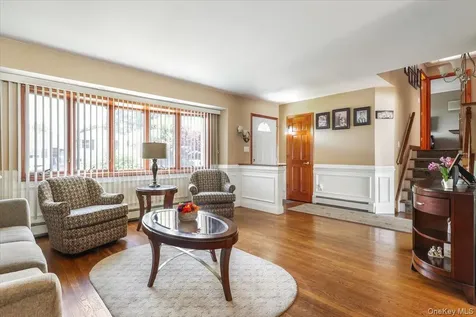 11 Damin Drive Farmingdale NY 11735