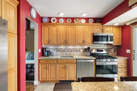 11 Damin Drive Farmingdale NY 11735