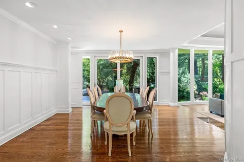 5 Coachmans Court Old Westbury NY 11568