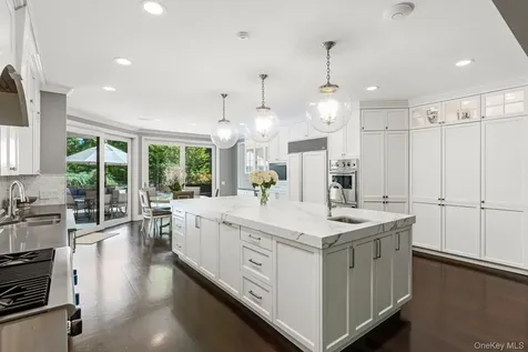 5 Coachmans Court Old Westbury NY 11568