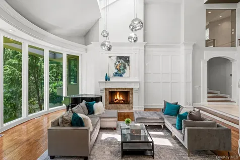 5 Coachmans Court Old Westbury NY 11568