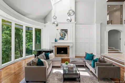 5 Coachmans Court Old Westbury NY 11568