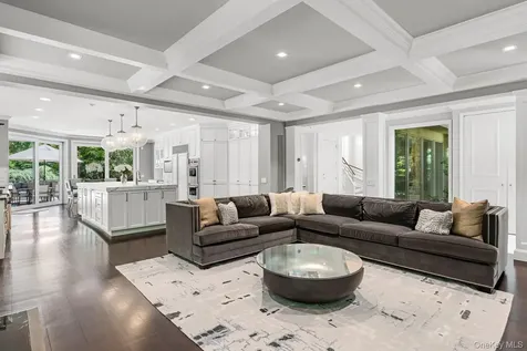 5 Coachmans Court Old Westbury NY 11568